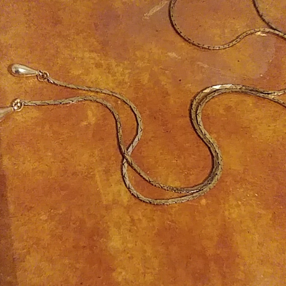 NWT RETRO LOOK ADJUSTABLE GOLD ROSE NECKLACE - Picture 5 of 5